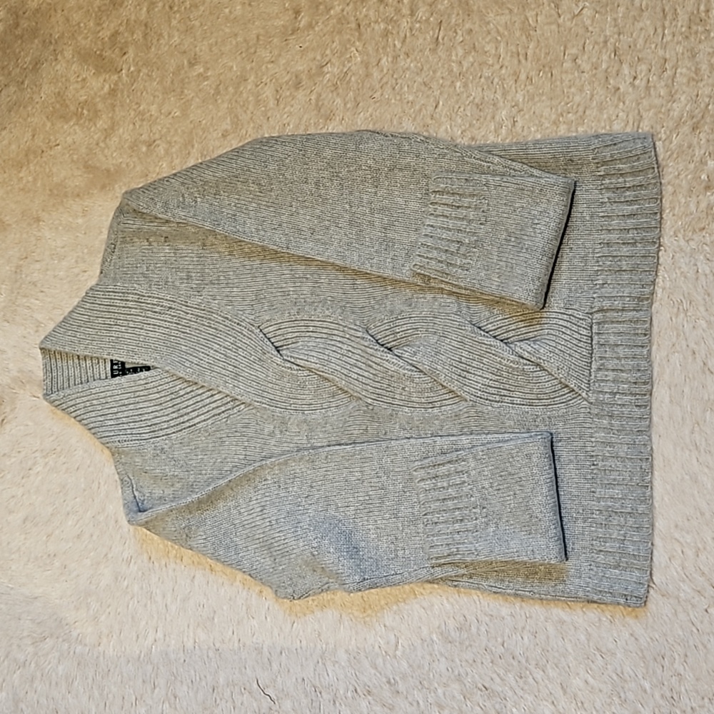 RALPH LAUREN GRAY CABLE SWEATER     SIZE  MEDIUM
